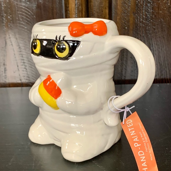 Mummy Girl Holding Candy Corn Ceramic Halloween Mug - Picture 8 of 14